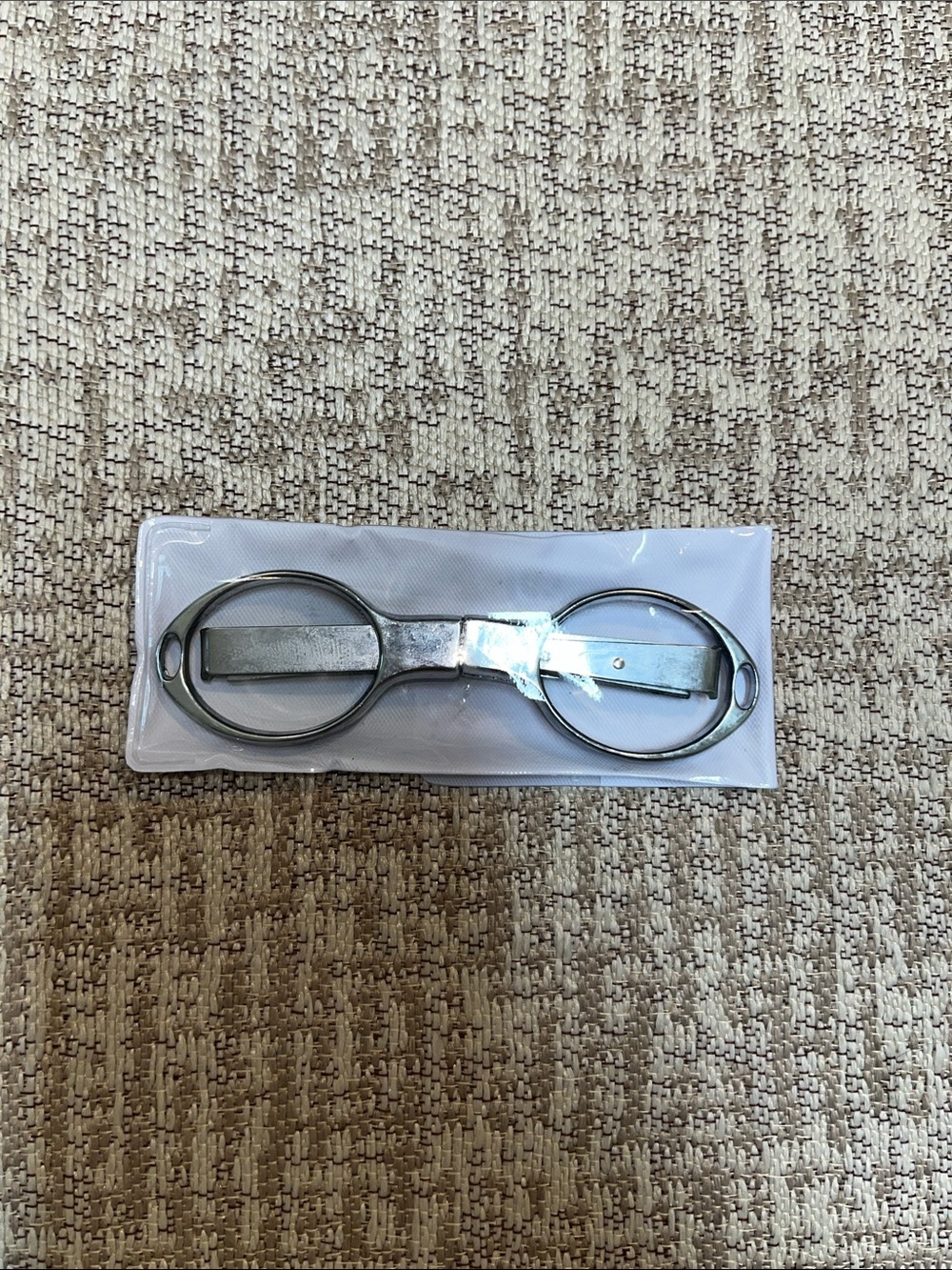 Folding scissors